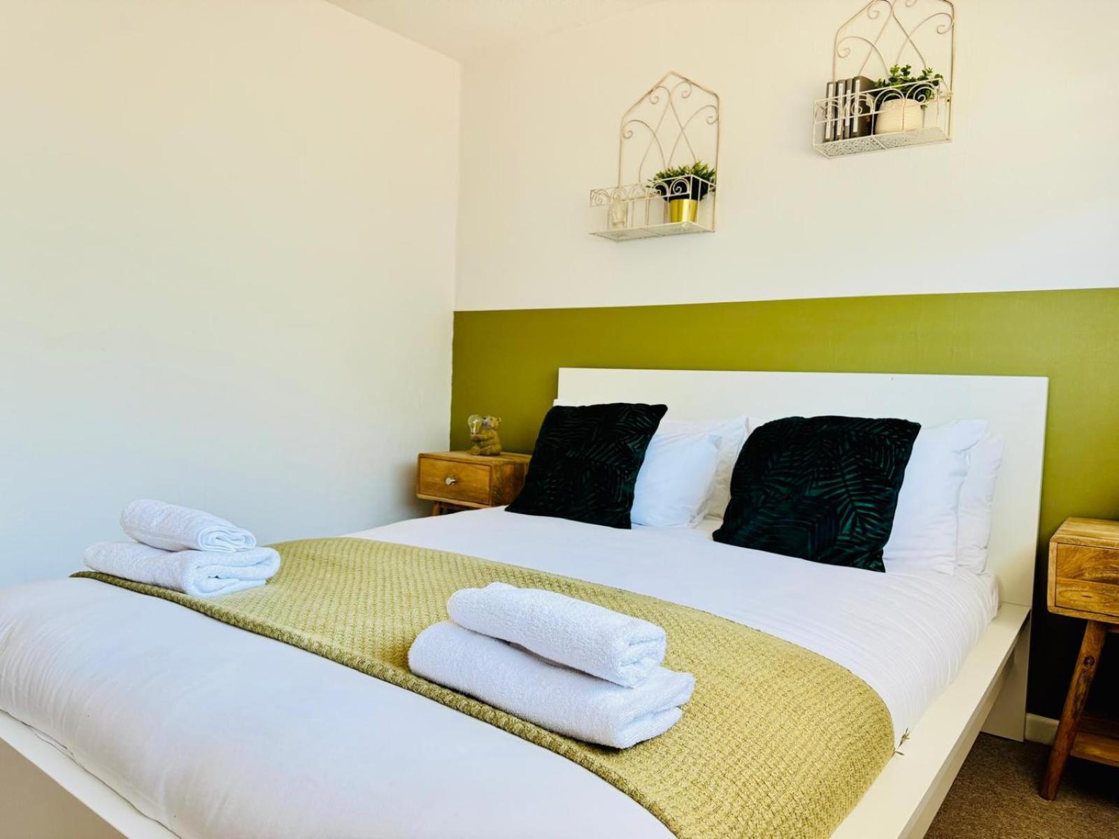 2 Bed House, Sleeps 6, Dog Friendly, Close To A14 M11, With Garden & Parking Long Stay Work Contractor Leisure, Jade CBG Екстериор снимка