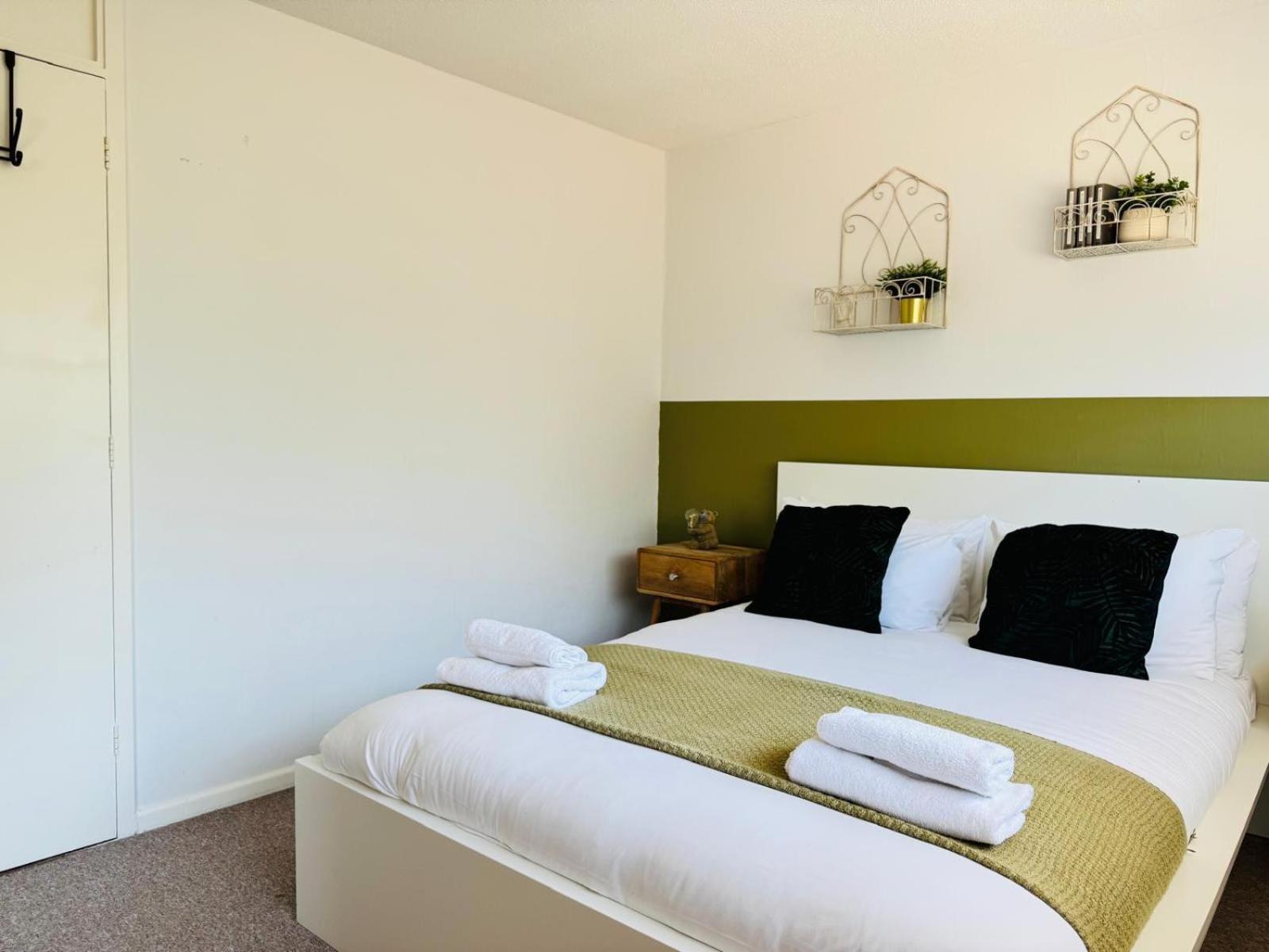 2 Bed House, Sleeps 6, Dog Friendly, Close To A14 M11, With Garden & Parking Long Stay Work Contractor Leisure, Jade CBG Екстериор снимка