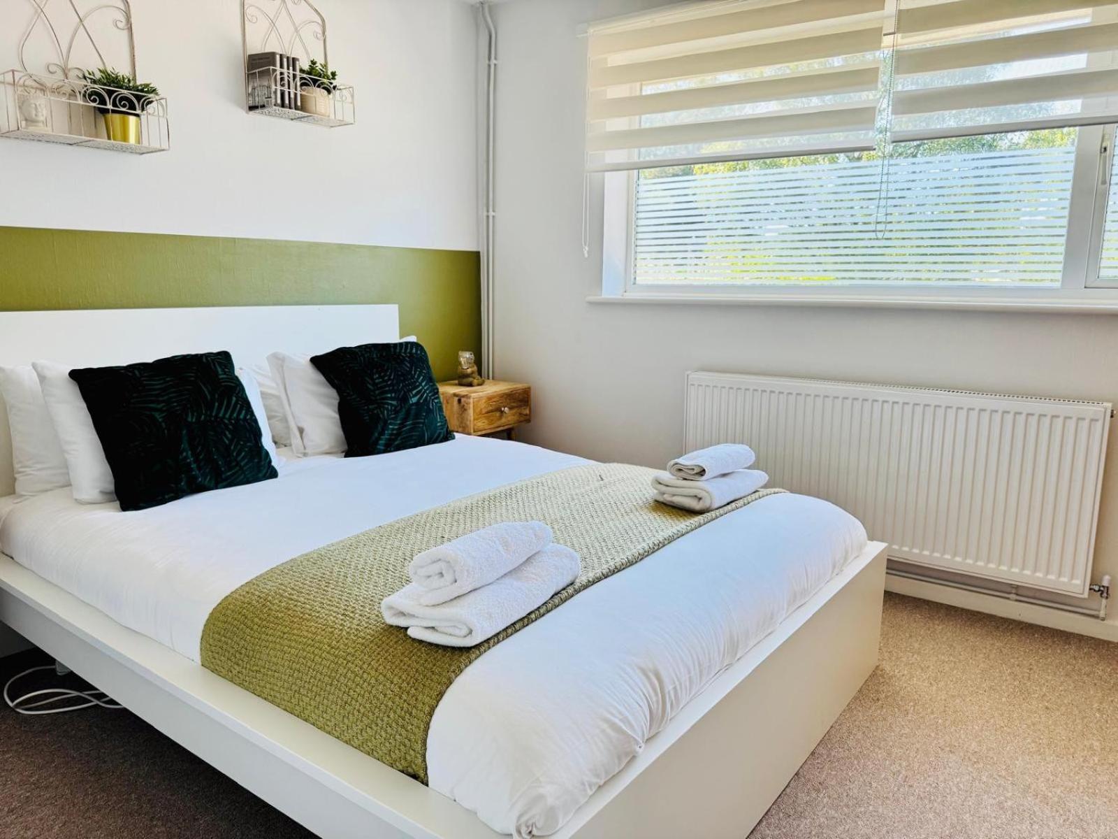 2 Bed House, Sleeps 6, Dog Friendly, Close To A14 M11, With Garden & Parking Long Stay Work Contractor Leisure, Jade CBG Екстериор снимка