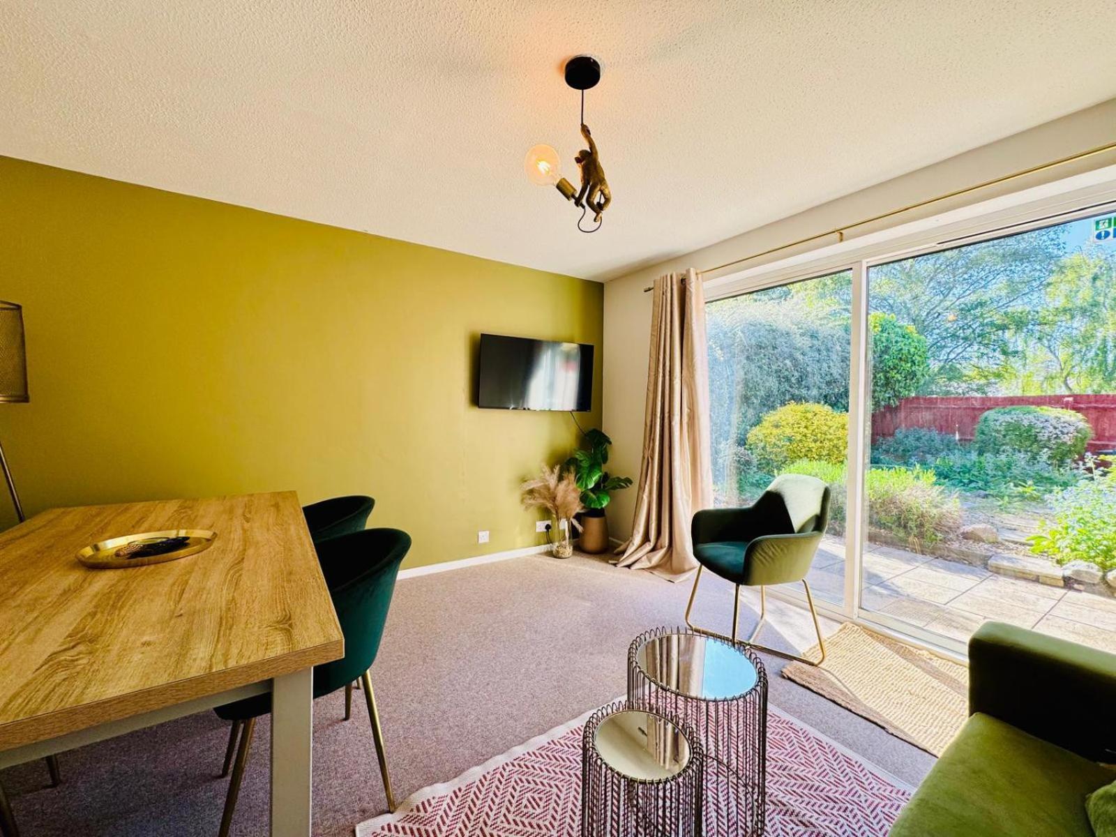 2 Bed House, Sleeps 6, Dog Friendly, Close To A14 M11, With Garden & Parking Long Stay Work Contractor Leisure, Jade CBG Екстериор снимка