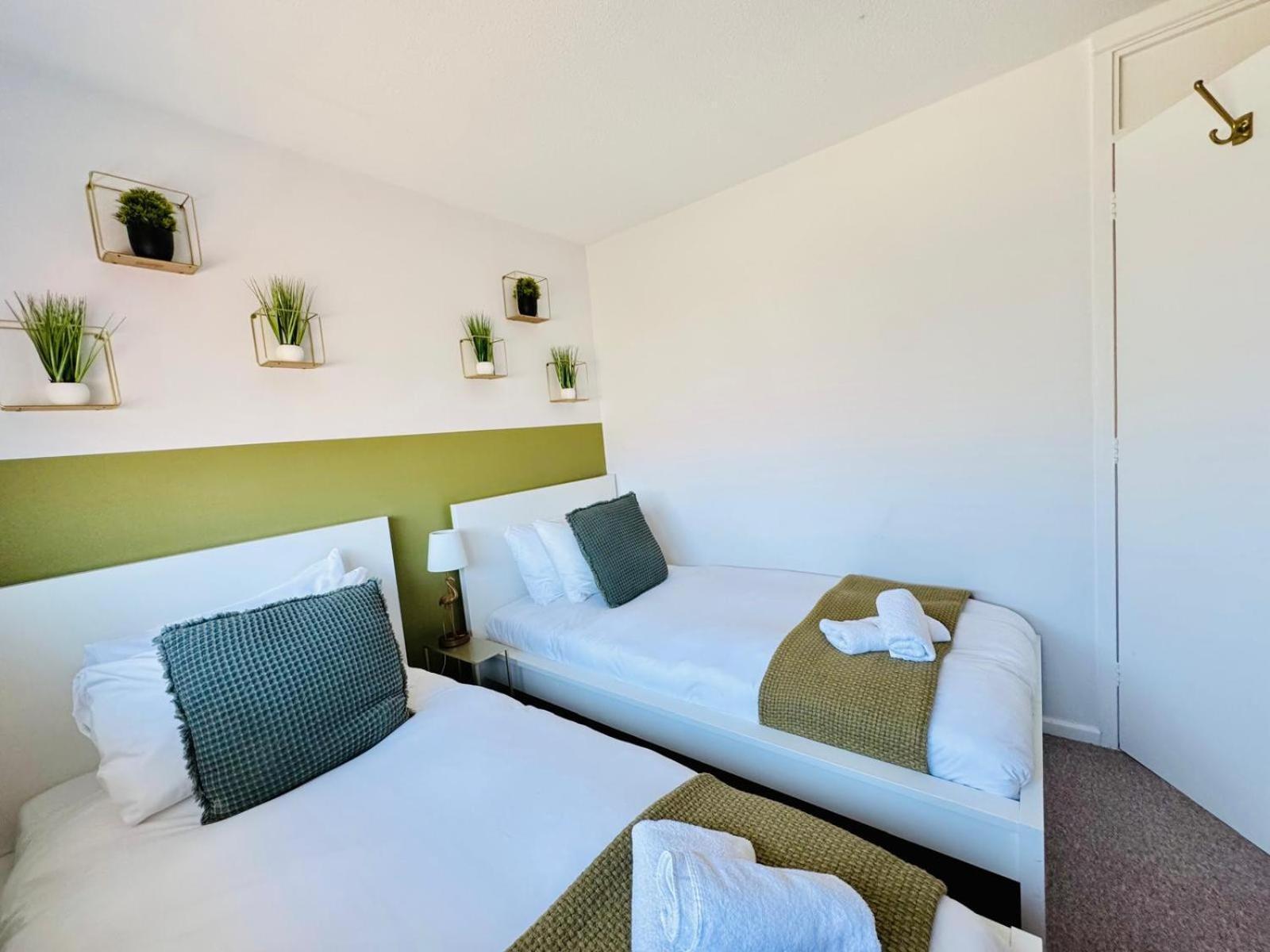 2 Bed House, Sleeps 6, Dog Friendly, Close To A14 M11, With Garden & Parking Long Stay Work Contractor Leisure, Jade CBG Екстериор снимка